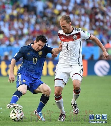 阿圭罗:维尼修斯被视为世界最好三名球员之一 阿圭罗:维尼修斯被视为世界最好三名球员之一